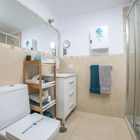 A 20 m a pie de la playa Las Canteras Salvador Cuyas