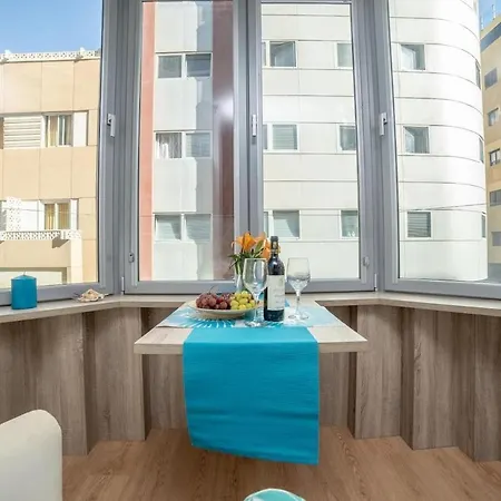 A 20 m a pie de la playa Las Canteras Salvador Cuyas Apartamento *