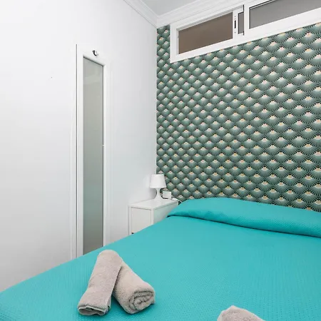 A 20 m a pie de la playa Las Canteras Salvador Cuyas Apartamento *