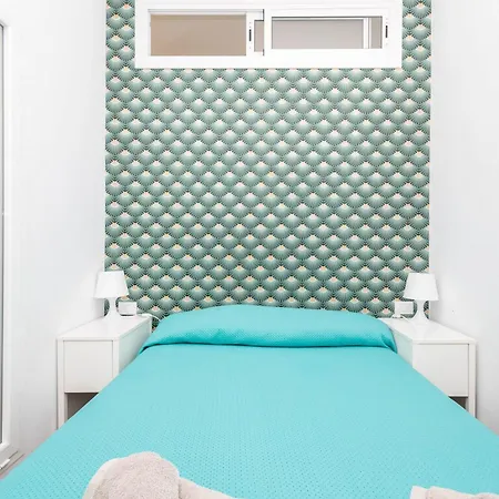 A 20 m a pie de la playa Las Canteras Salvador Cuyas *