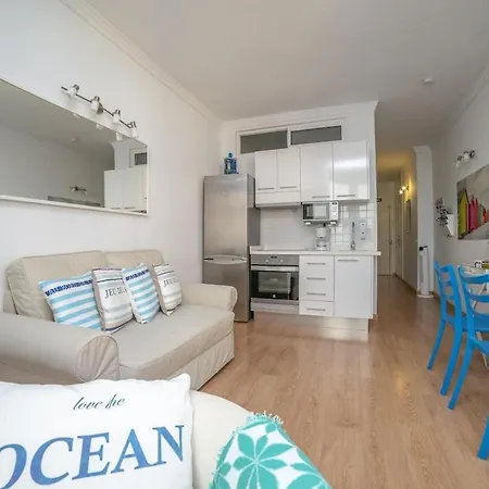 A 20 M A Pie Playa De Canteras Apartment